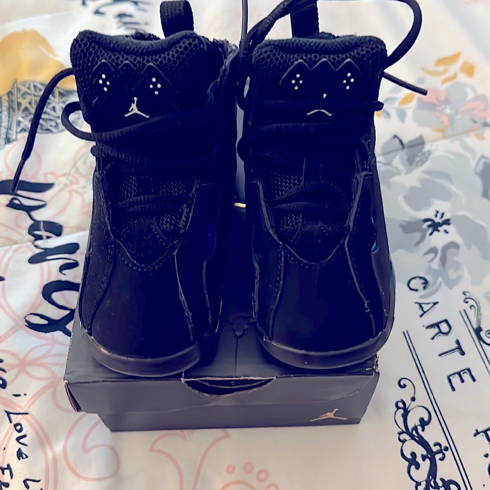 Unisex air Jordan’s, dark blue and black